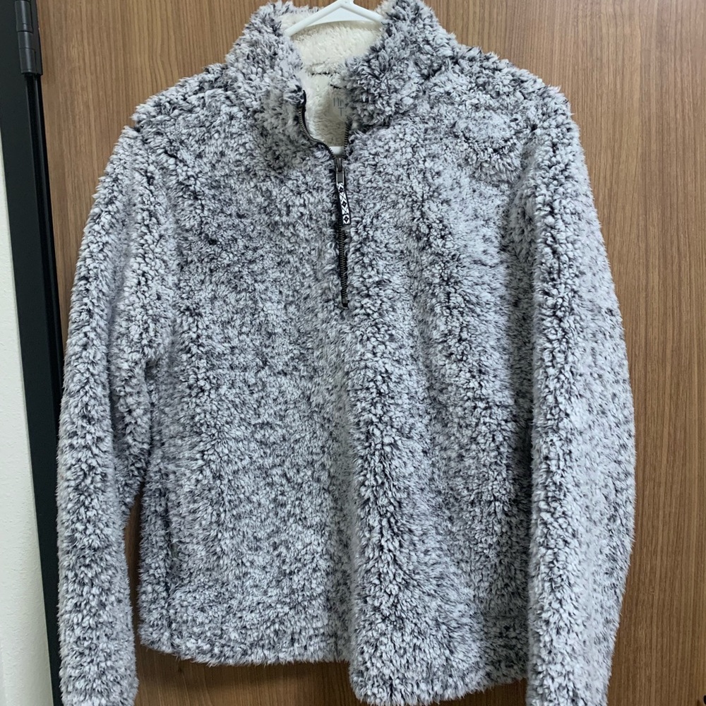 Medium Black and White Sherpa